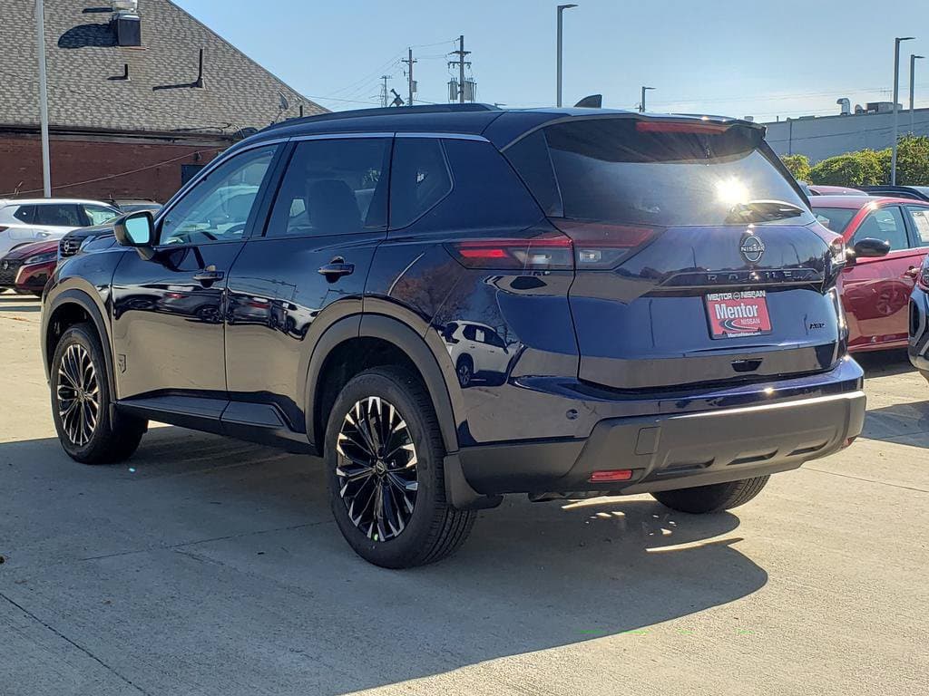 2027 Nissan Rogue Dark Armor - Image 5