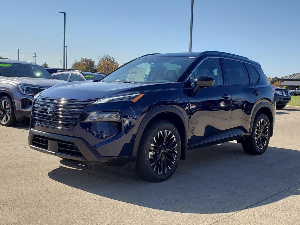 2027 Nissan Rogue Dark Armor - Image 3