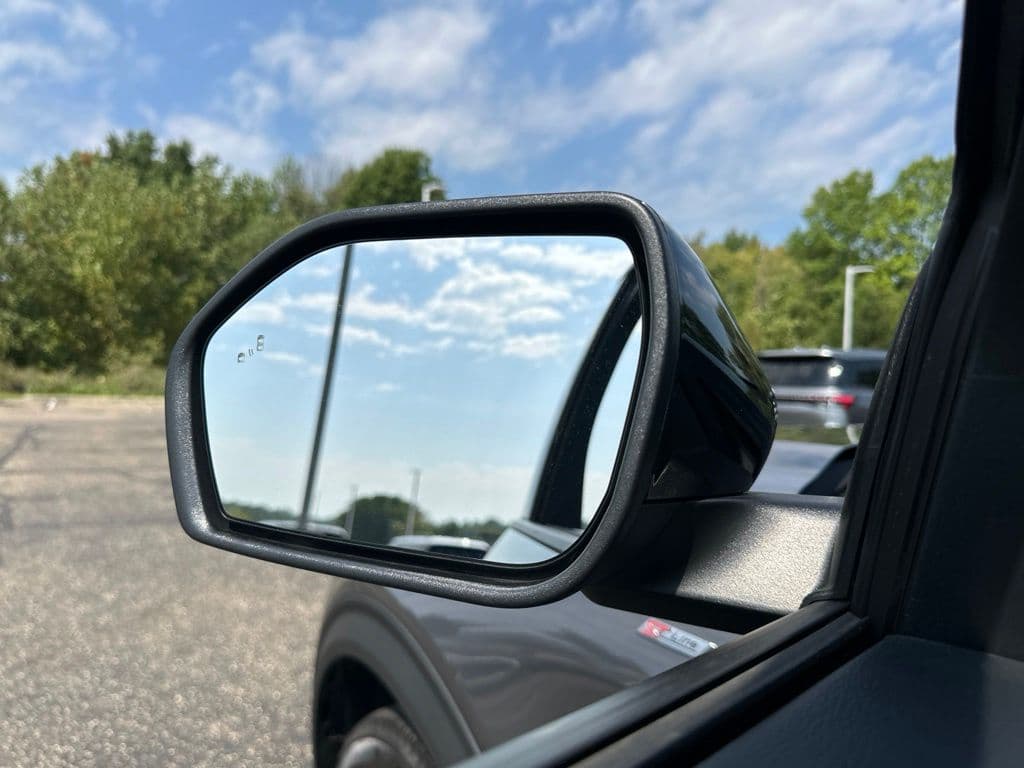2026 Ford Explorer ST-Line - Image 3