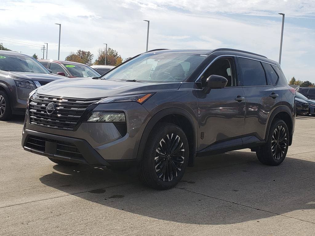 2027 Nissan Rogue Dark Armor - Image 3