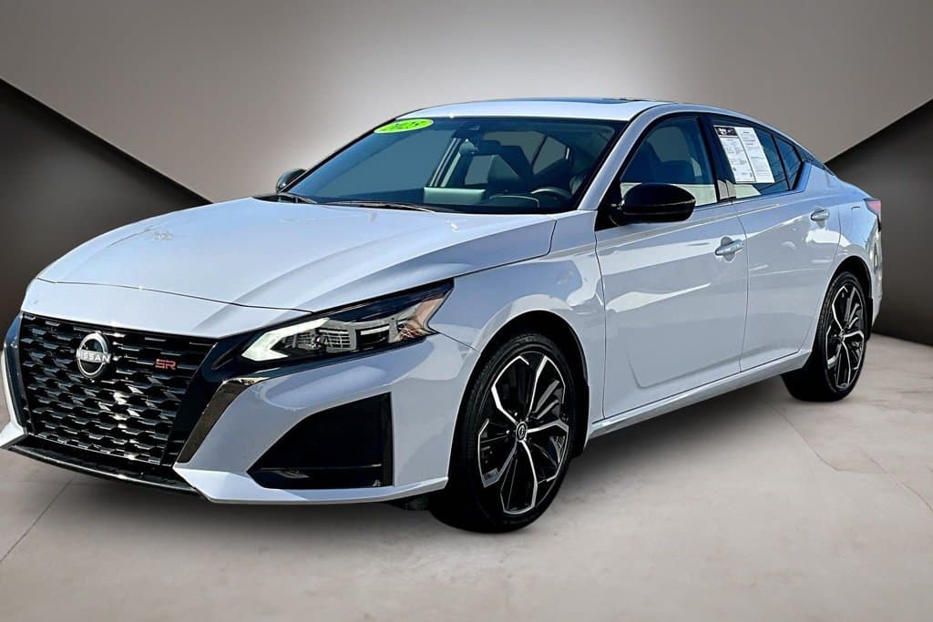 2025 Nissan Altima 2.5 SR - Image 3