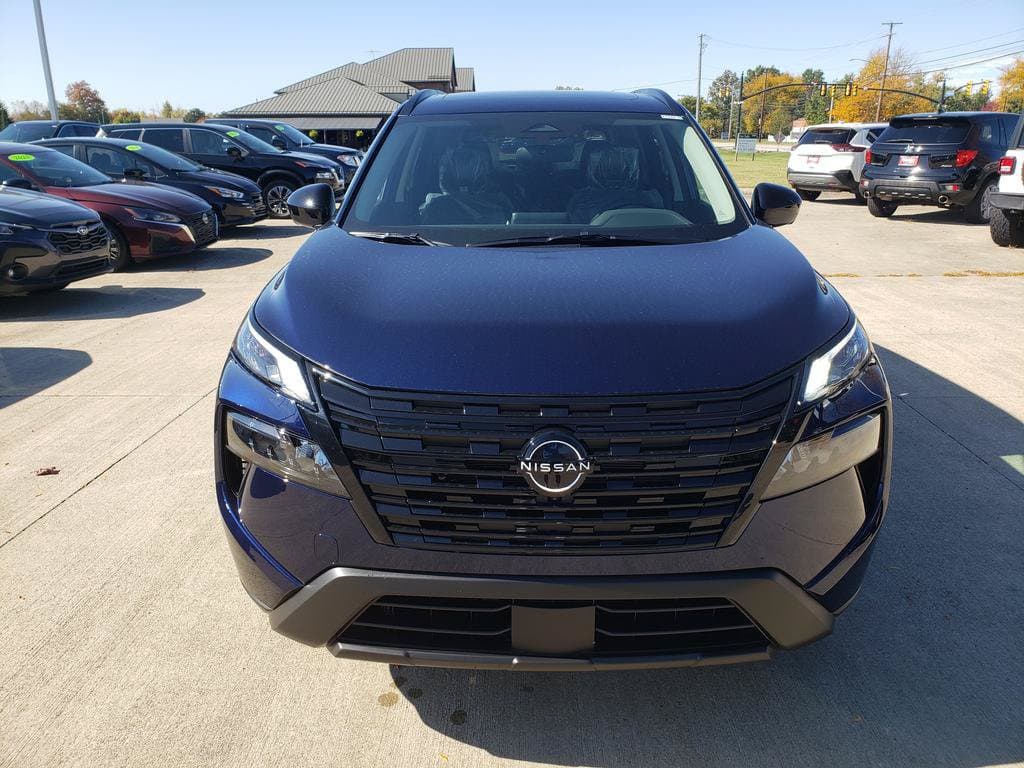 2027 Nissan Rogue Dark Armor - Image 2