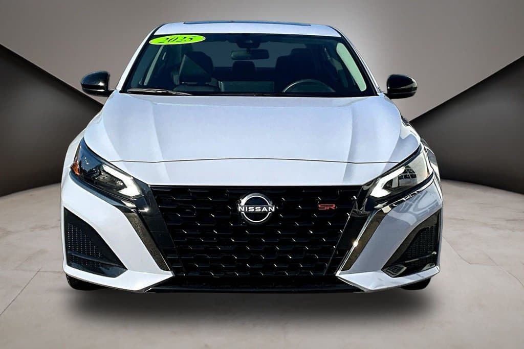 2025 Nissan Altima 2.5 SR - Image 2