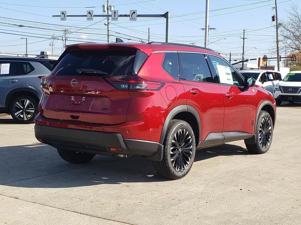 2027 Nissan Rogue Dark Armor - Image 3