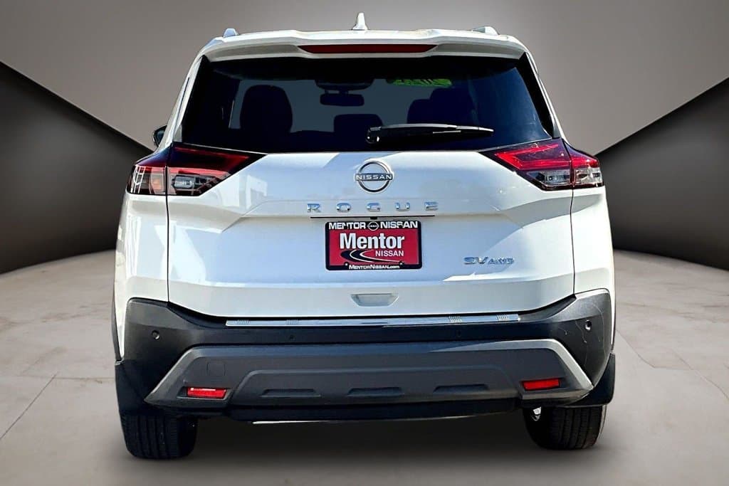 2023 Nissan Rogue SV - Image 5