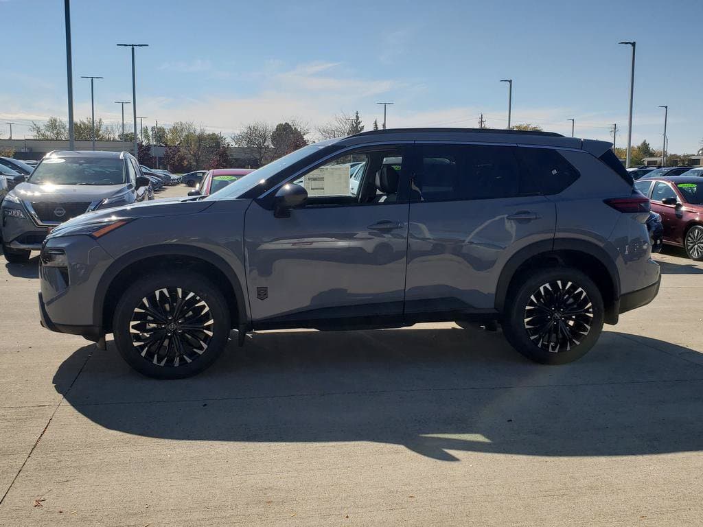 2027 Nissan Rogue Dark Armor - Image 4