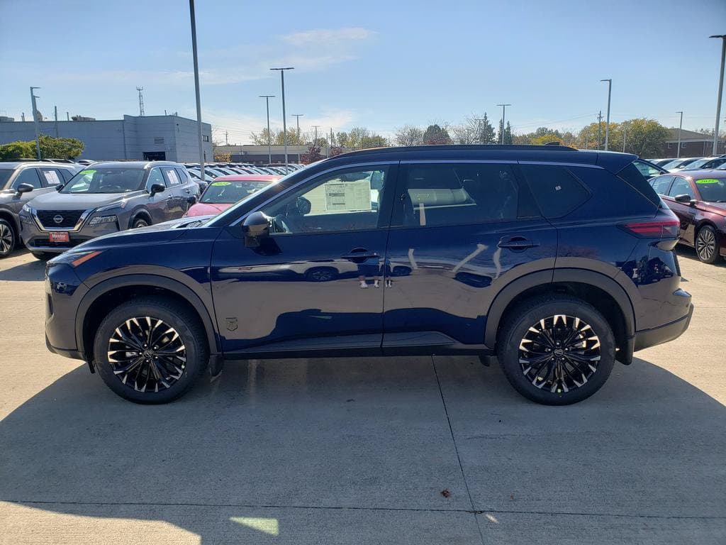 2027 Nissan Rogue Dark Armor - Image 4