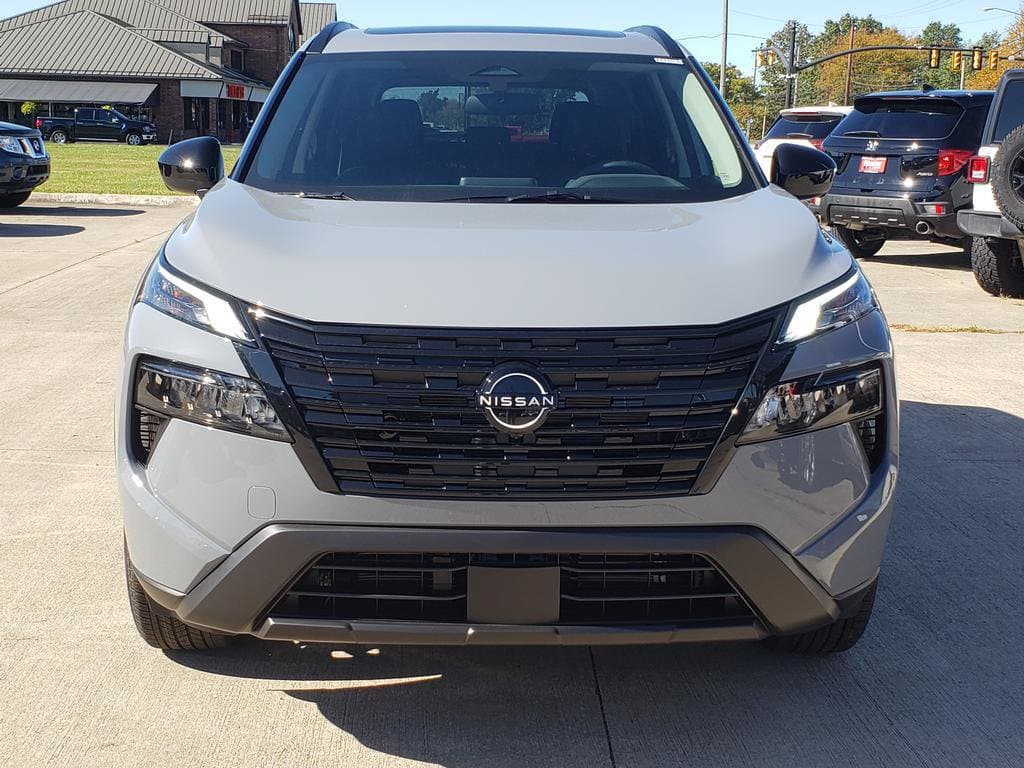 2027 Nissan Rogue Dark Armor - Image 2