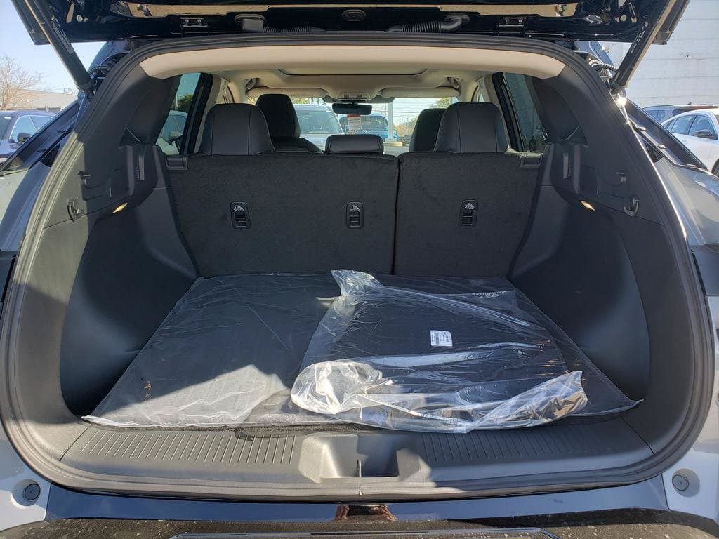2027 Nissan Murano Dark Armor - Image 5