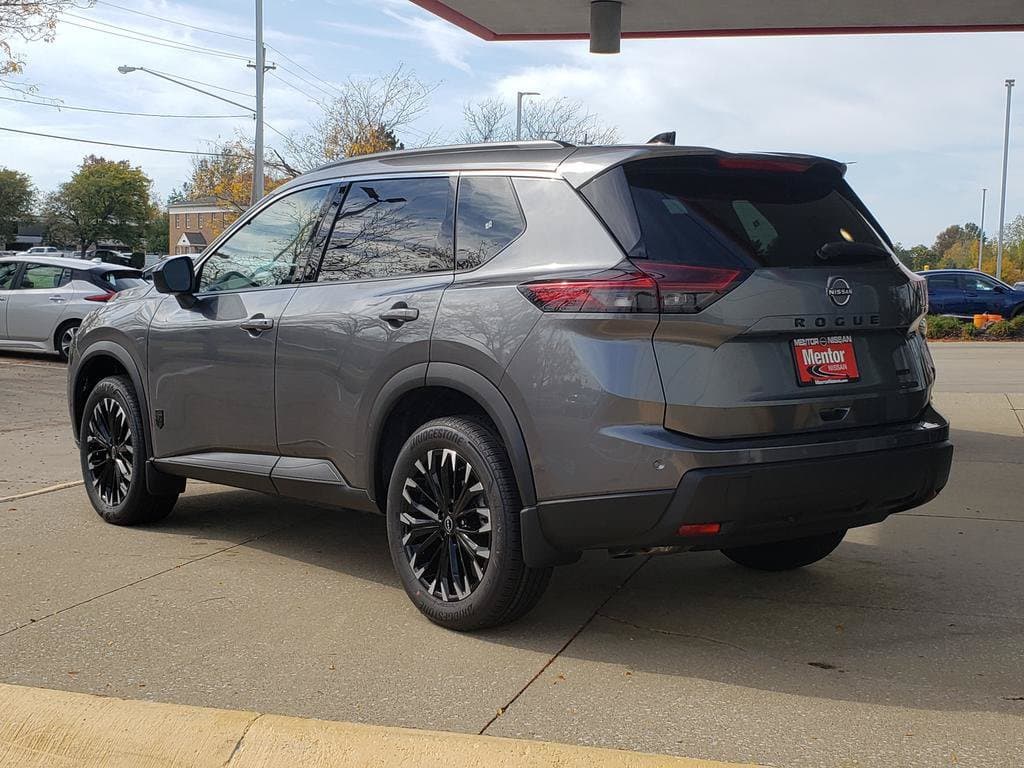2027 Nissan Rogue Dark Armor - Image 5