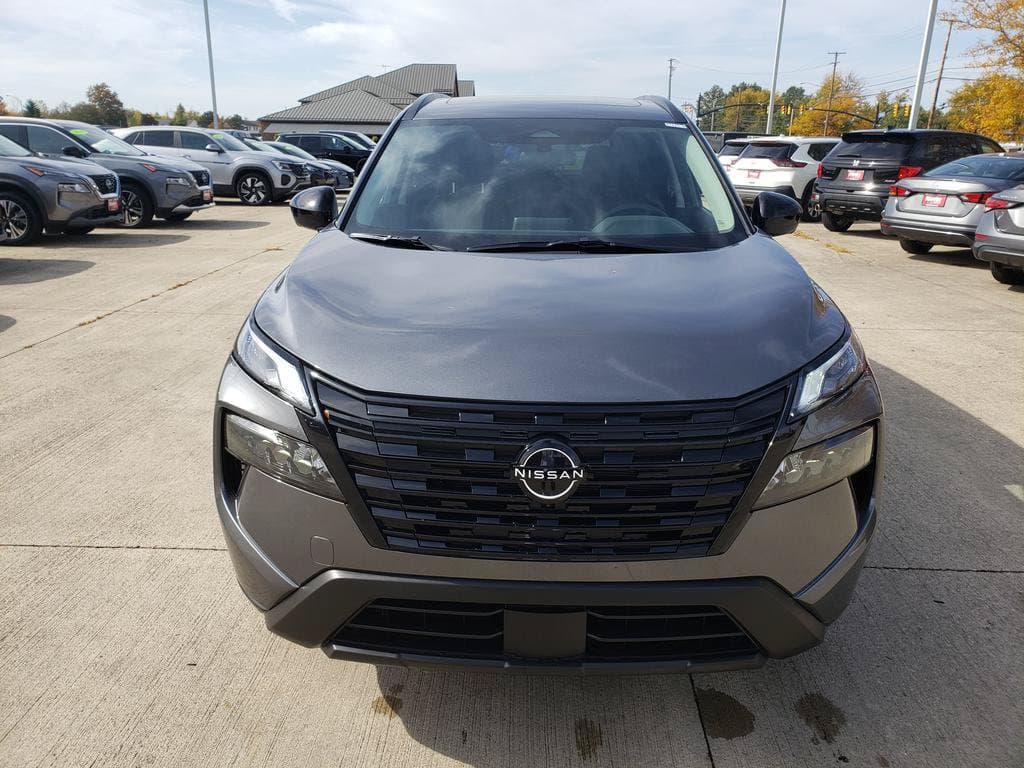2027 Nissan Rogue Dark Armor - Image 2