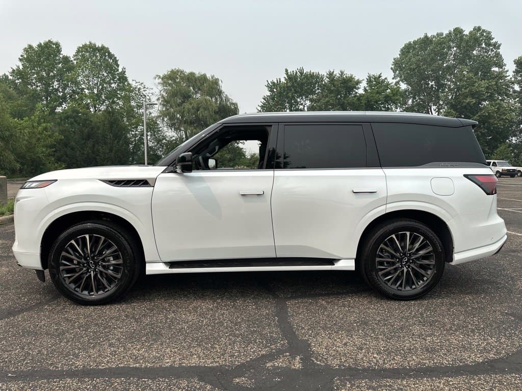 2027 INFINITI QX80 AUTOGRAPH - Image 2