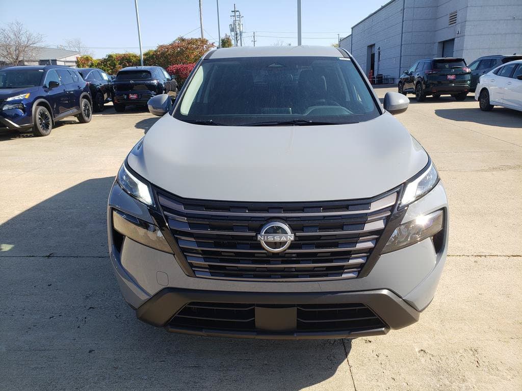 2027 Nissan Rogue SV - Image 2
