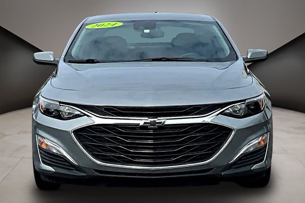 2024 Chevrolet Malibu RS - Image 2