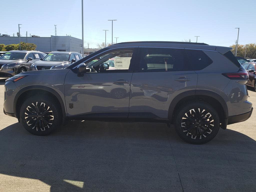2027 Nissan Rogue Dark Armor - Image 4