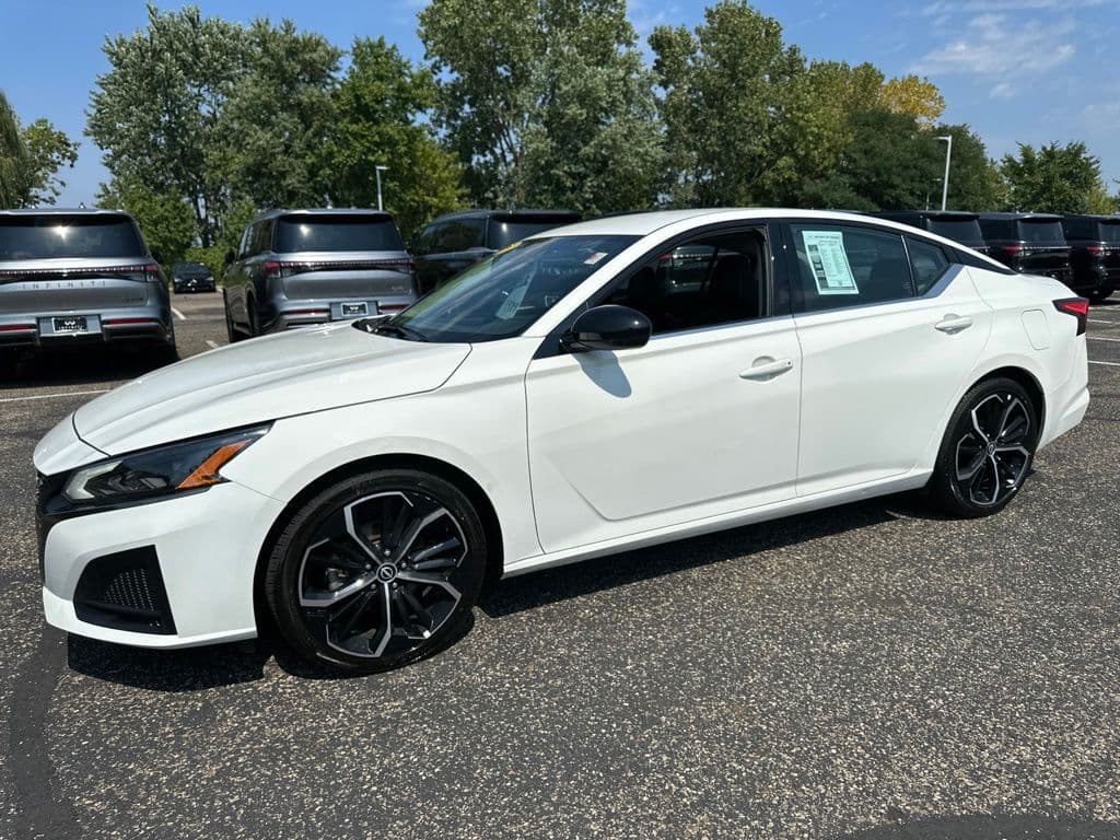 2024 Nissan Altima 2.5 SR - Image 5