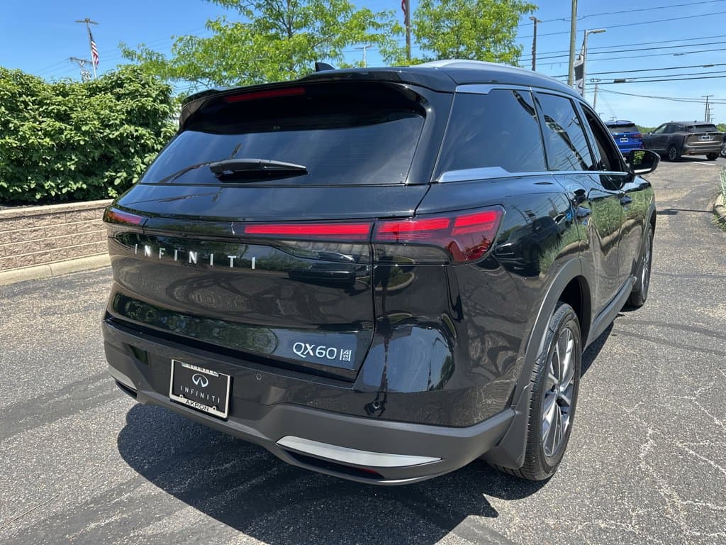 2027 INFINITI QX60 LUXE - Image 5