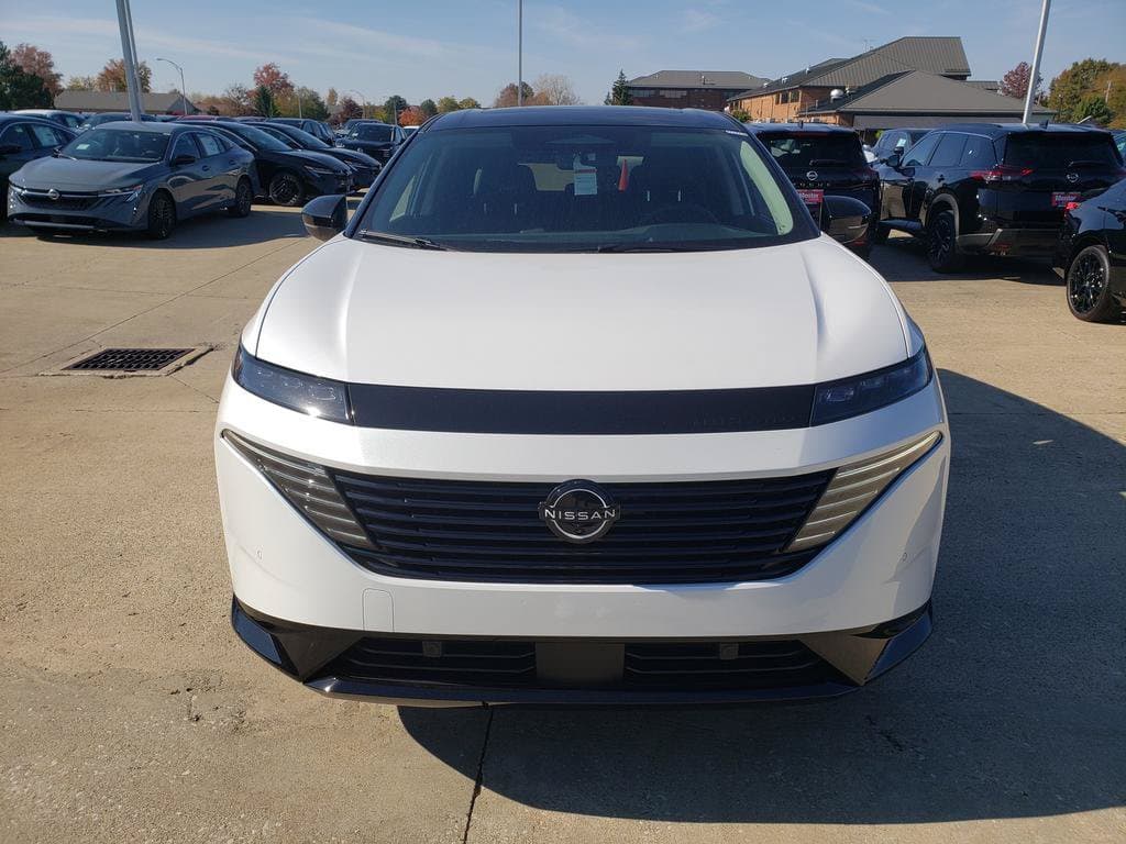 2027 Nissan Murano Dark Armor - Image 2