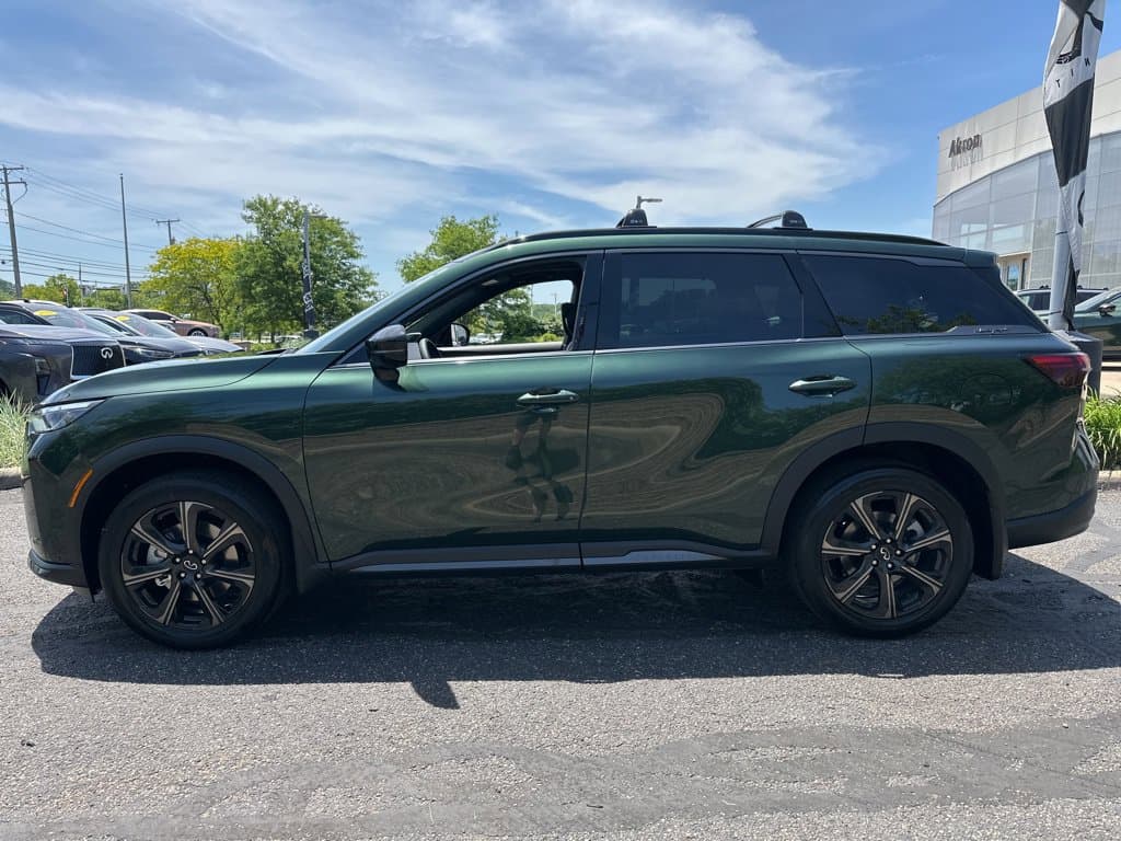 2027 INFINITI QX60 Autograph - Image 2