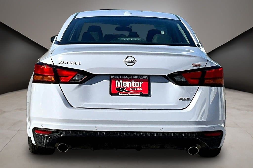 2025 Nissan Altima 2.5 SR - Image 5