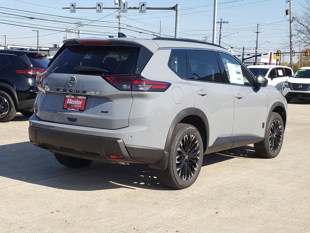 2027 Nissan Rogue Dark Armor - Image 3