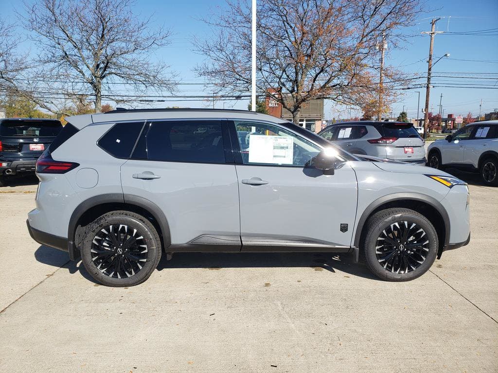 2027 Nissan Rogue Dark Armor - Image 2