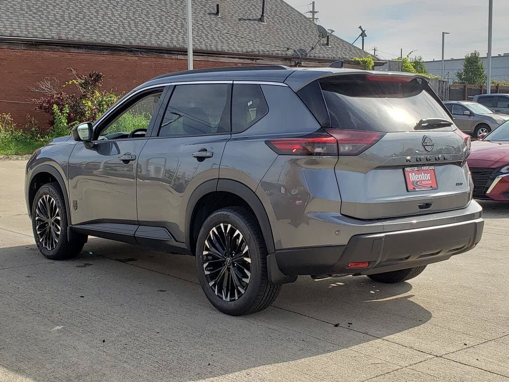 2027 Nissan Rogue Dark Armor - Image 5