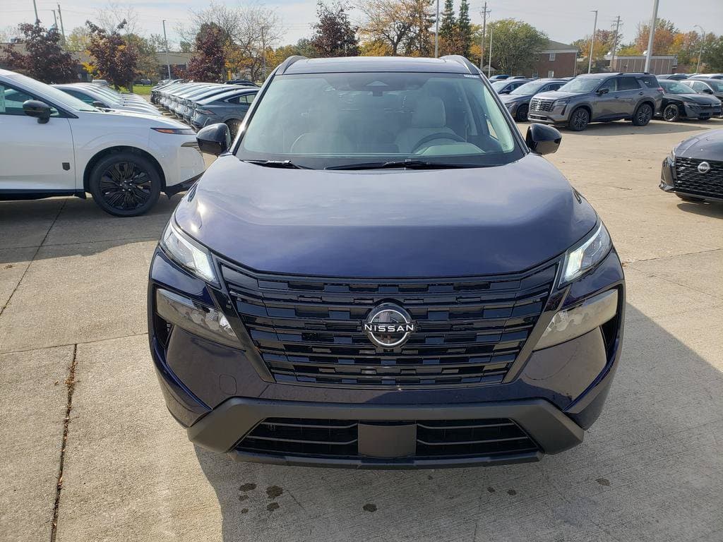 2027 Nissan Rogue Dark Armor - Image 2