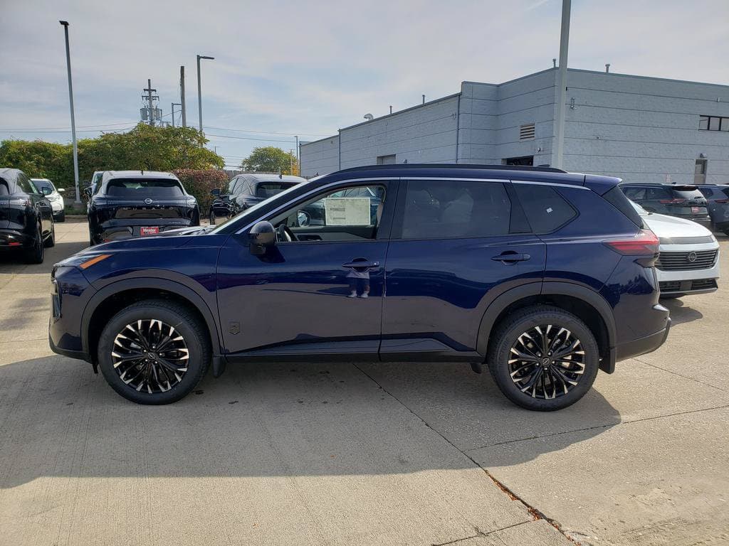 2027 Nissan Rogue Dark Armor - Image 4