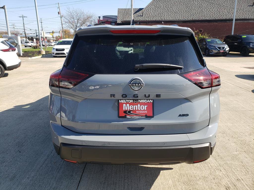 2027 Nissan Rogue Dark Armor - Image 4