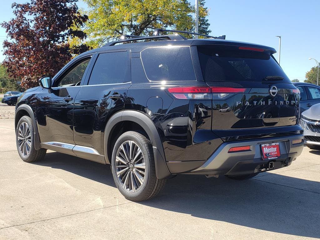 2026 Nissan Pathfinder Platinum - Image 5