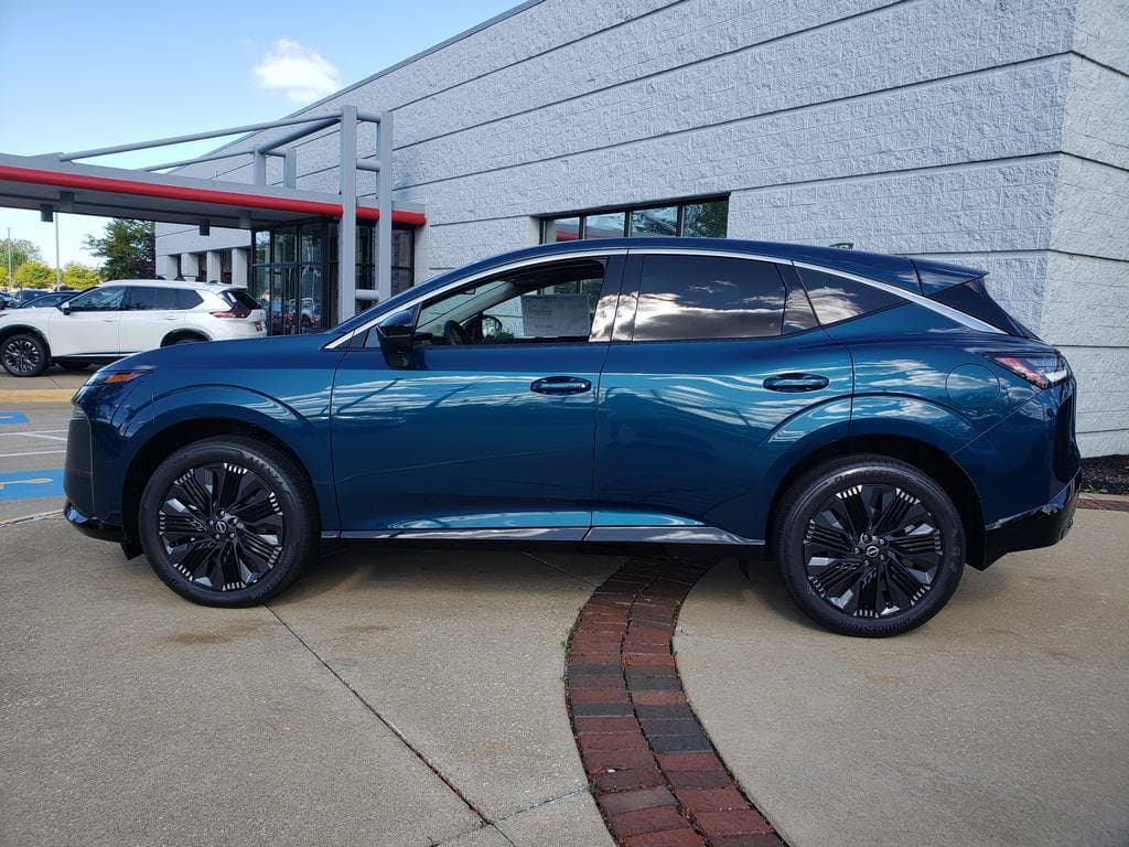 2027 Nissan Murano Platinum - Image 4