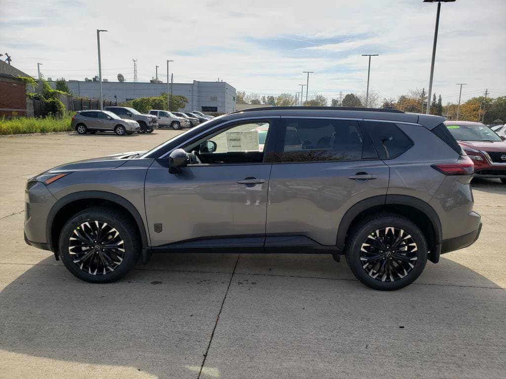 2027 Nissan Rogue Dark Armor - Image 4