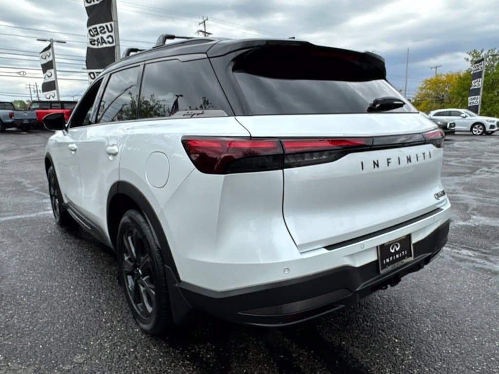 2027 INFINITI QX60 Autograph - Image 3
