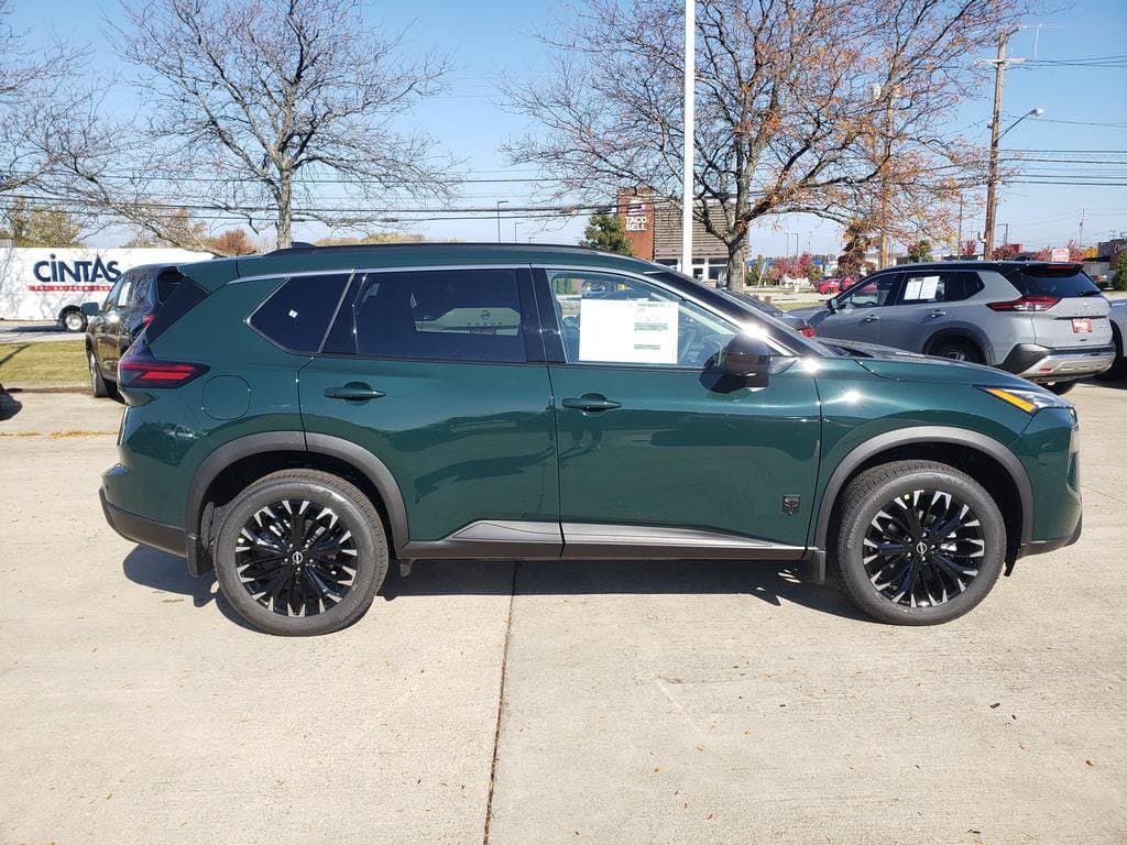 2027 Nissan Rogue Dark Armor - Image 2