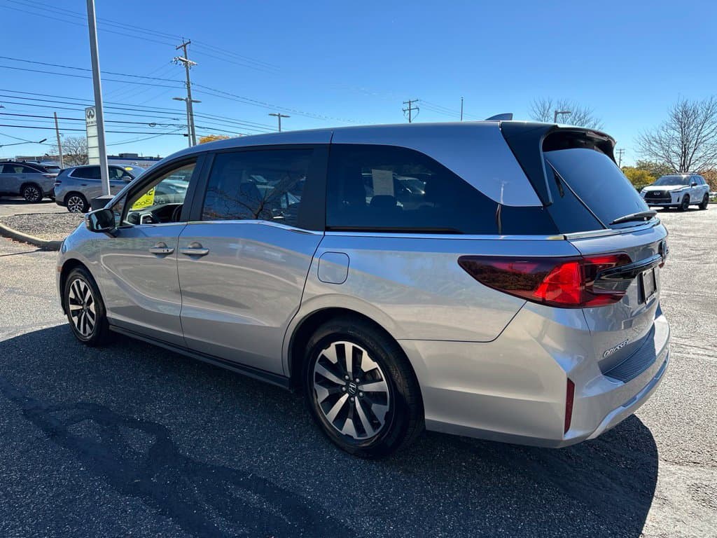 2025 Honda Odyssey EX-L - Image 4