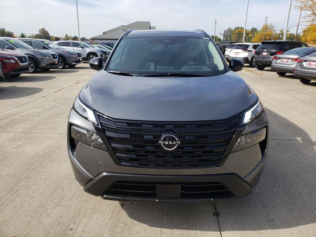 2027 Nissan Rogue Dark Armor - Image 2