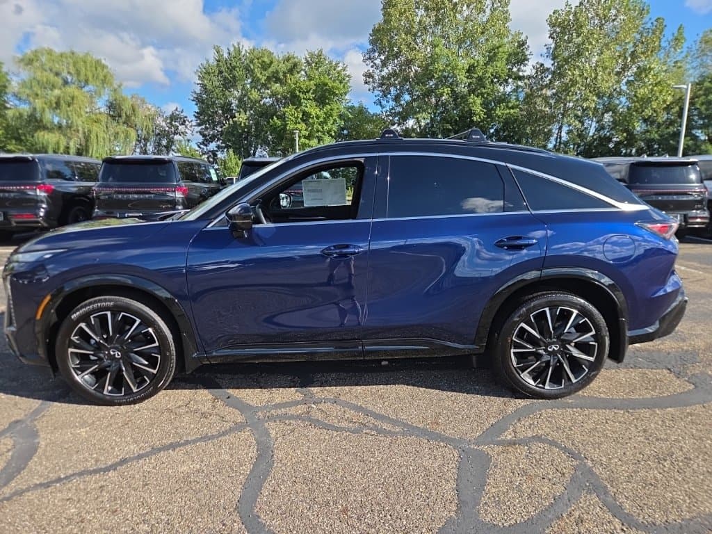 2027 INFINITI QX65 AUTOGRAPH - Image 2