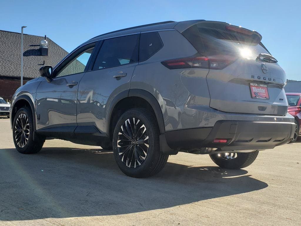 2027 Nissan Rogue Dark Armor - Image 5
