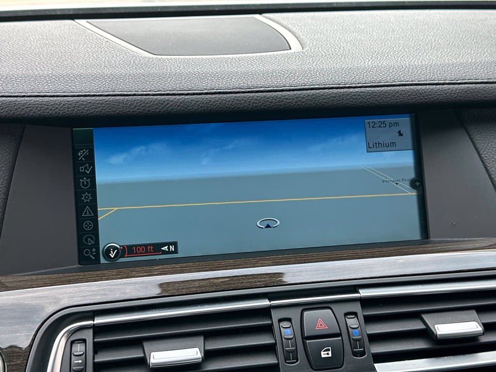 2011 BMW 7 Series 750Li xDrive - Image 4