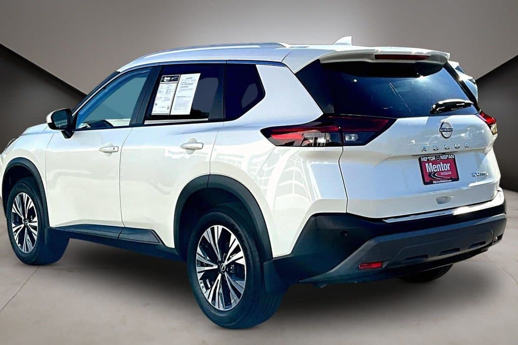 2023 Nissan Rogue SV - Image 4