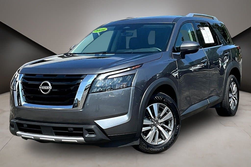 Photo 3 of 2025 Nissan Pathfinder SL