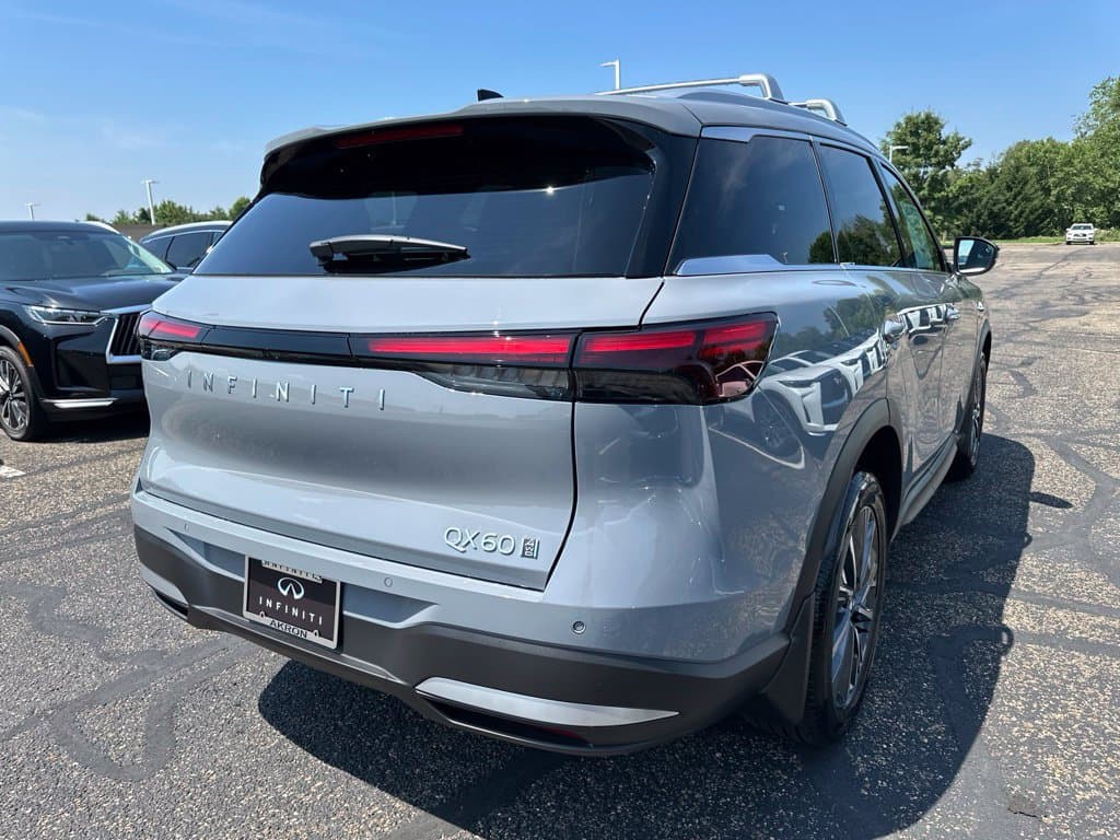 2027 INFINITI QX60 LUXE - Image 5