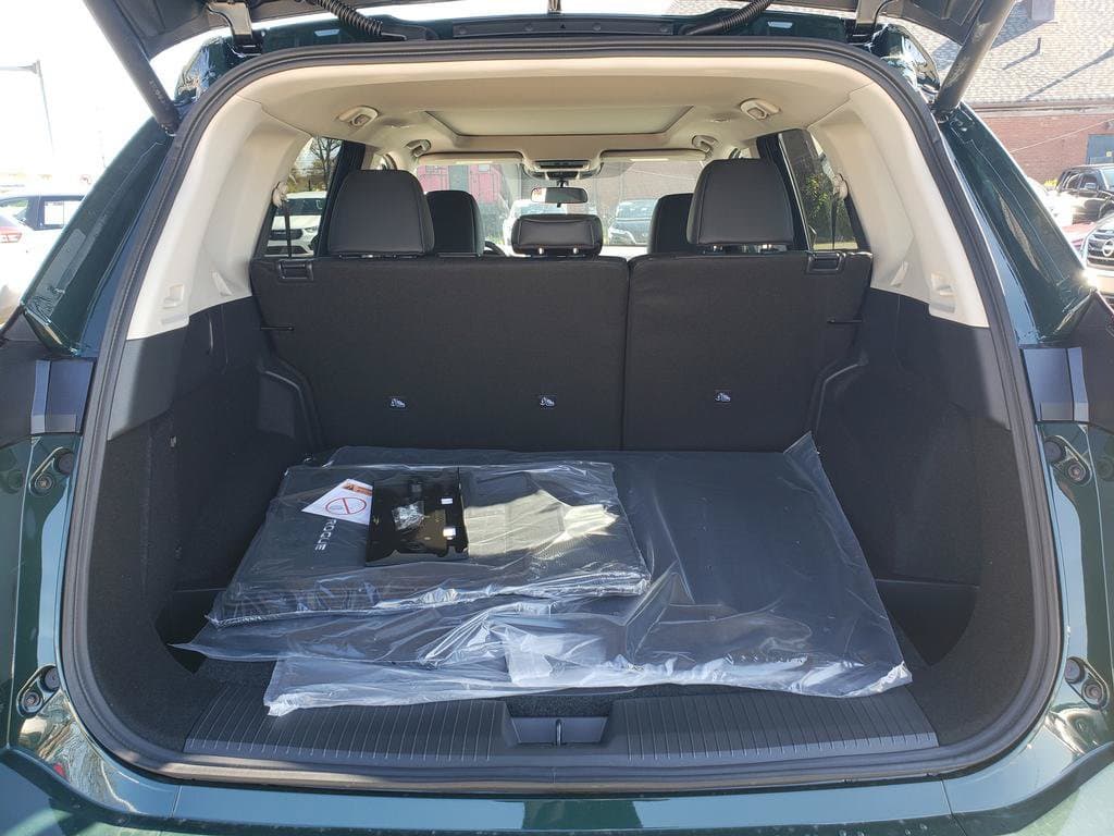 2027 Nissan Rogue Dark Armor - Image 5