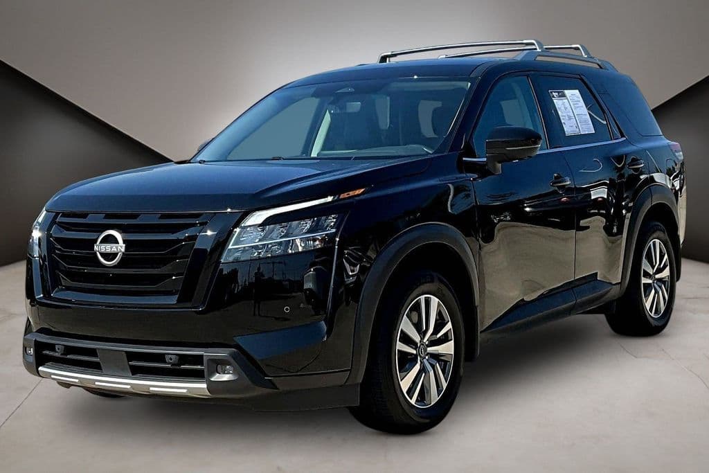 2024 Nissan Pathfinder SL - Image 3