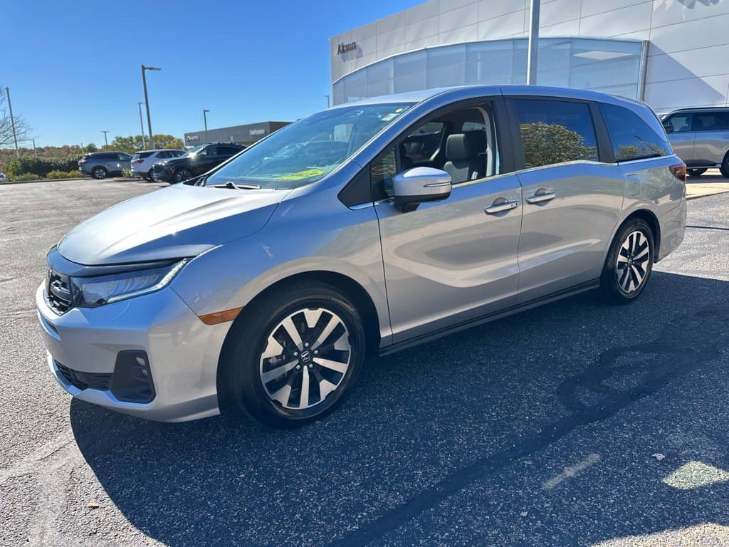 2025 Honda Odyssey EX-L - Image 2
