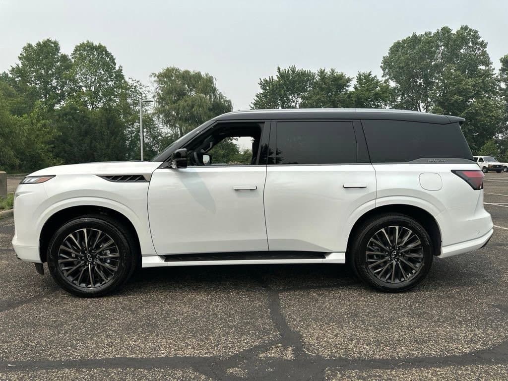 2027 INFINITI QX80 AUTOGRAPH - Image 2