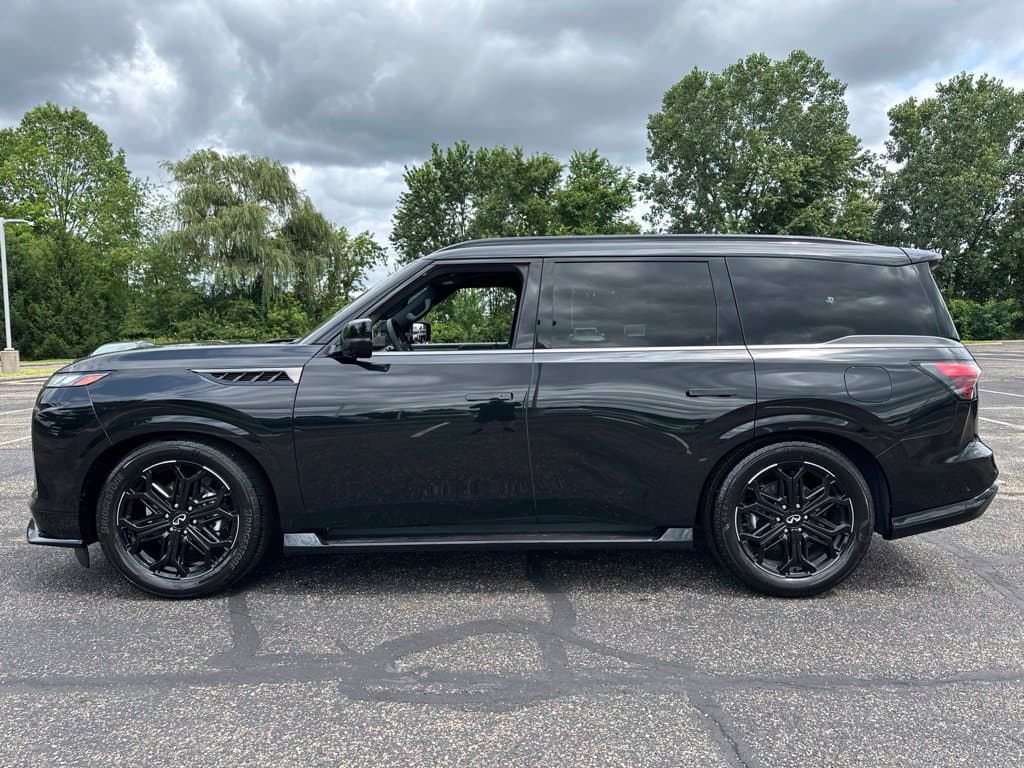 2027 INFINITI QX80 SPORT - Image 2