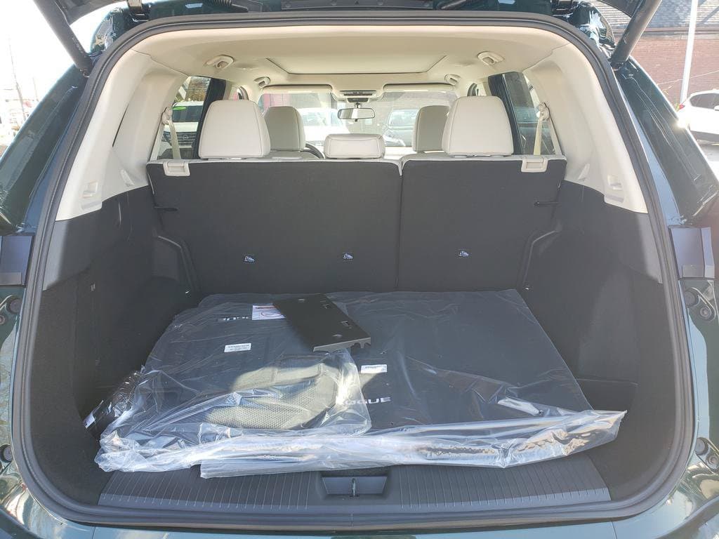 2027 Nissan Rogue Dark Armor - Image 5