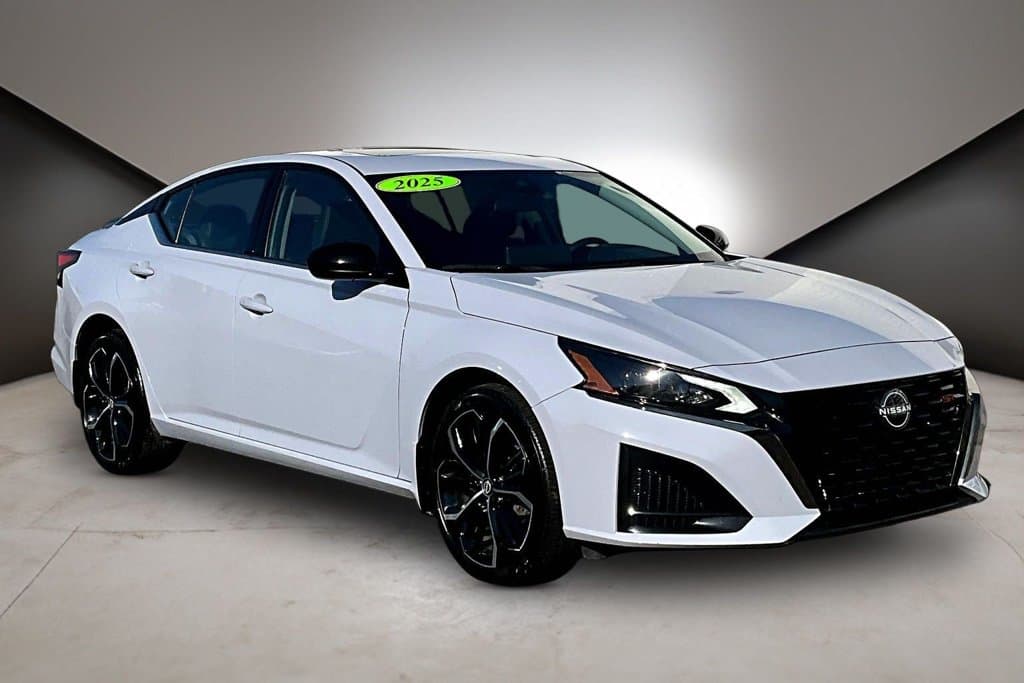 2025 Nissan Altima 2.5 SR - Main Image